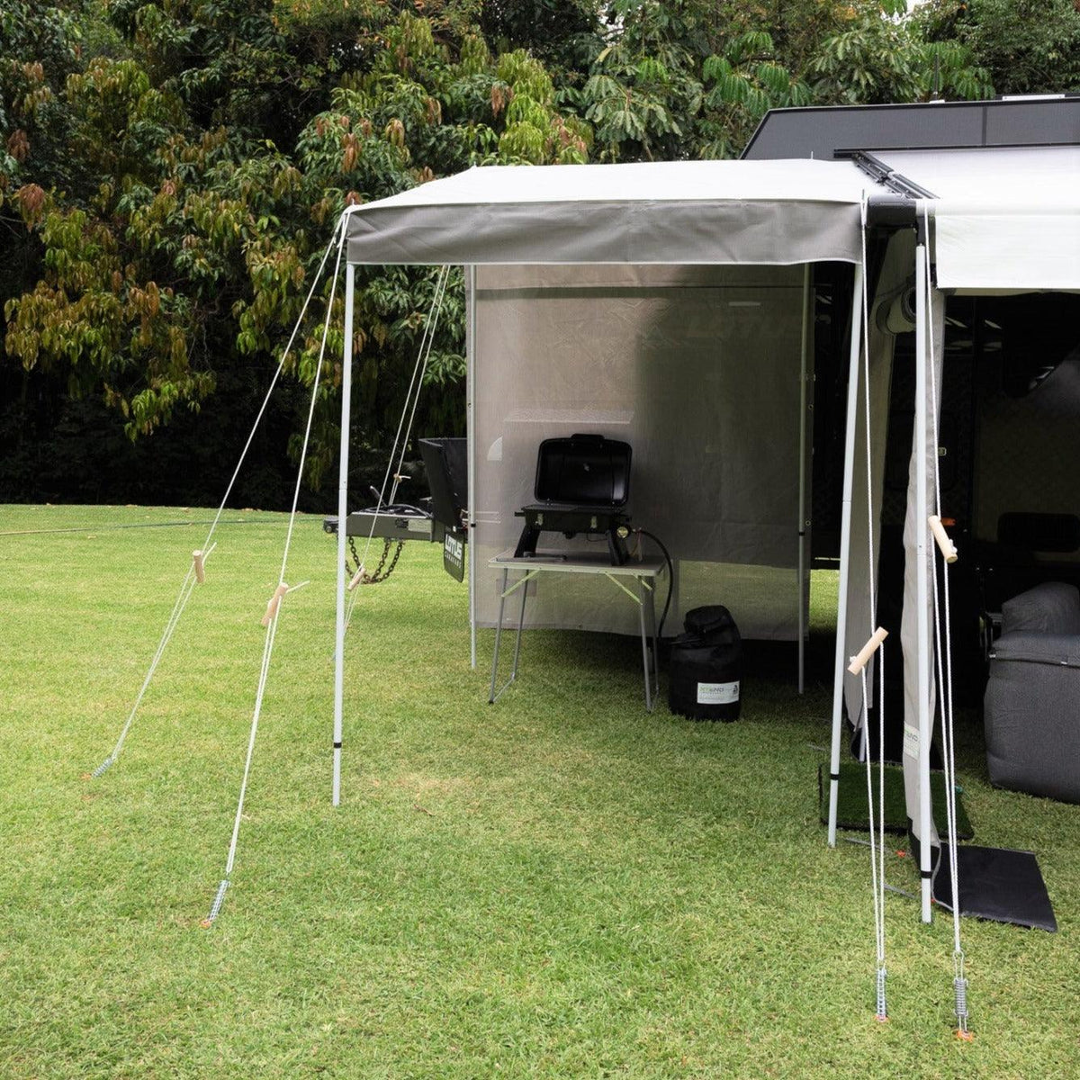 Porch Side Reversible Shade Wall