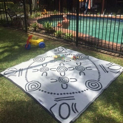 Gatherings Mat 1.8m x 1.8m - Black/White