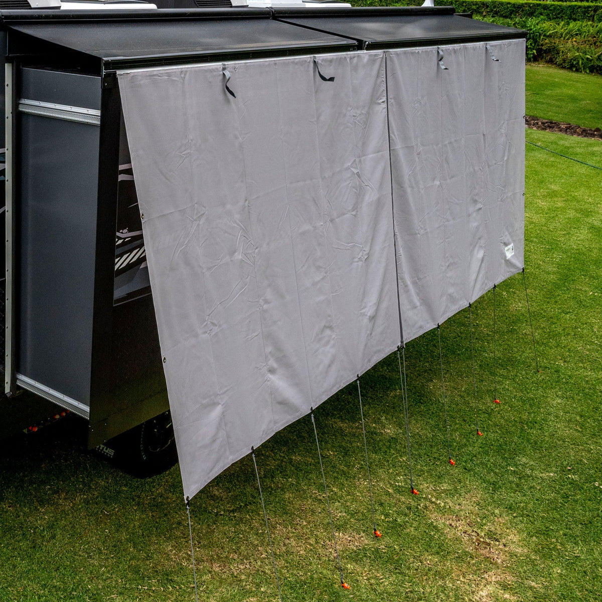 Offside Shade Wall