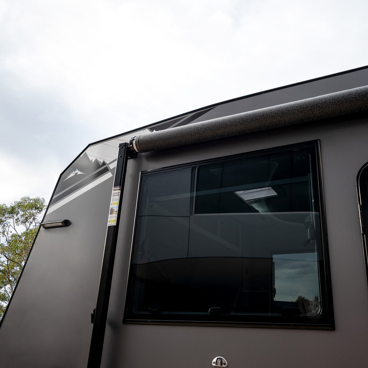 AT Square Window & Blind