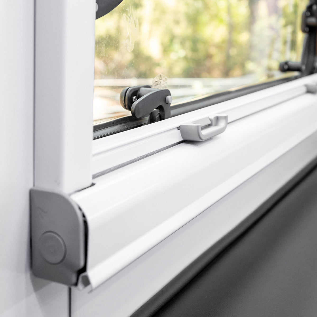 AT Square Window & Blind