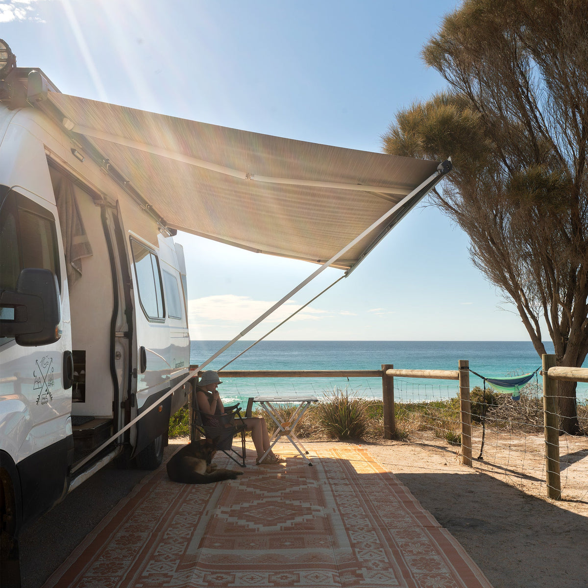 Thule 5200 Electric Awning